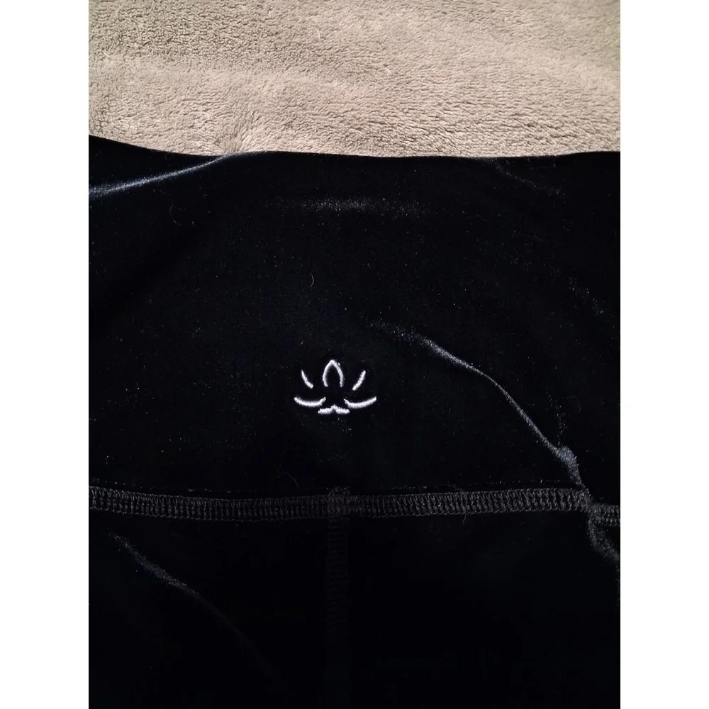 NEW! Beyond Yoga Women's Black Velvet High Waist Leggings Size S $99 - Picture 7 of 11